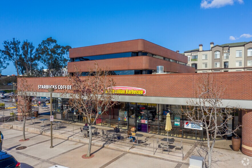 4150 Regents Park Row, La Jolla, CA à louer - Photo du bâtiment - Image 3 de 28