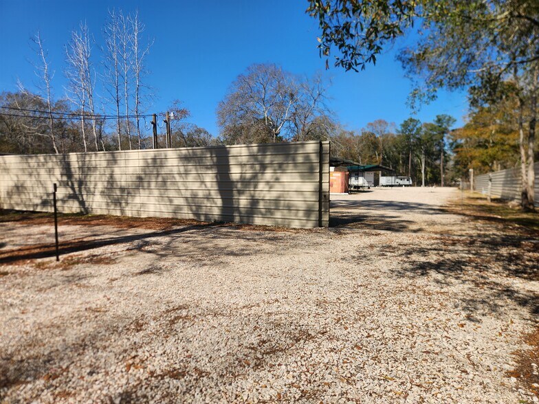 71 County Road 370, Splendora, TX à vendre - Photo du bâtiment - Image 3 de 16