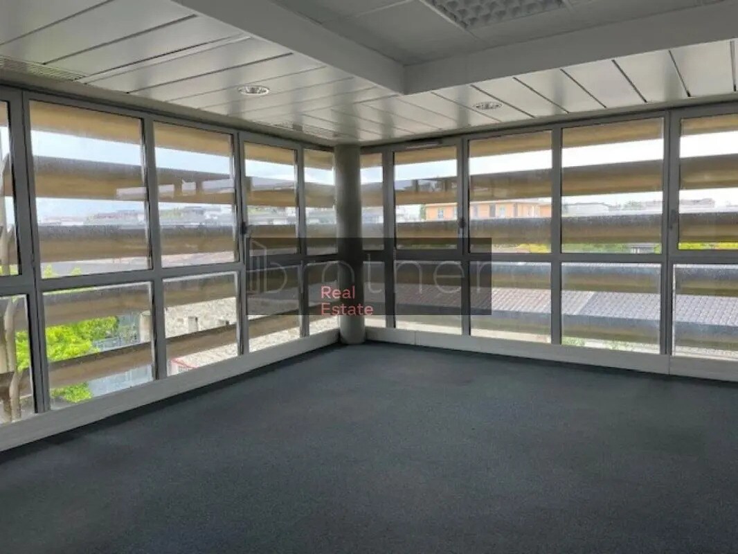 Bureau dans Bordeaux à louer Photo intérieure- Image 1 de 6