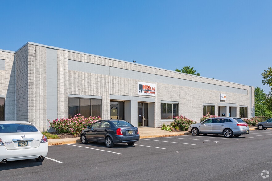 243 Quigley Blvd, New Castle, DE for lease - Building Photo - Image 2 of 6