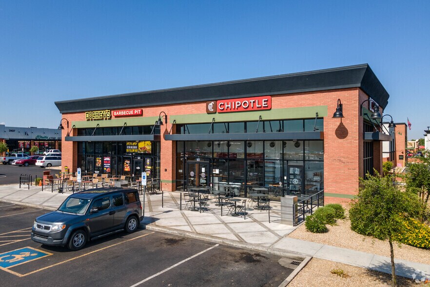 3115 E Indian School Rd, Phoenix, AZ for lease - Building Photo - Image 2 of 3