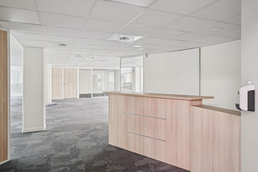 235 Cours Lafayette, Lyon for lease - Interior Photo - Image 1 of 12