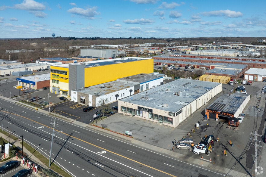 1538 Old Country Rd, Plainview, NY for sale - Aerial - Image 2 of 8