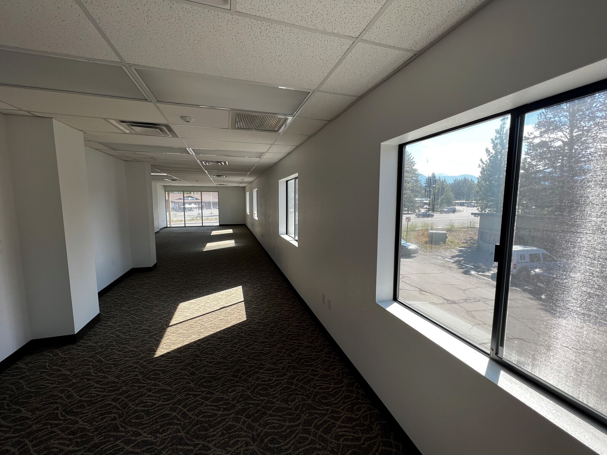 960 Emerald Bay Rd, South Lake Tahoe, CA for sale Interior Photo- Image 1 of 3