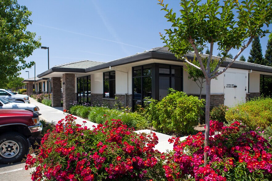 5955 Granite Lake Dr, Granite Bay, CA for lease - Building Photo - Image 1 of 4