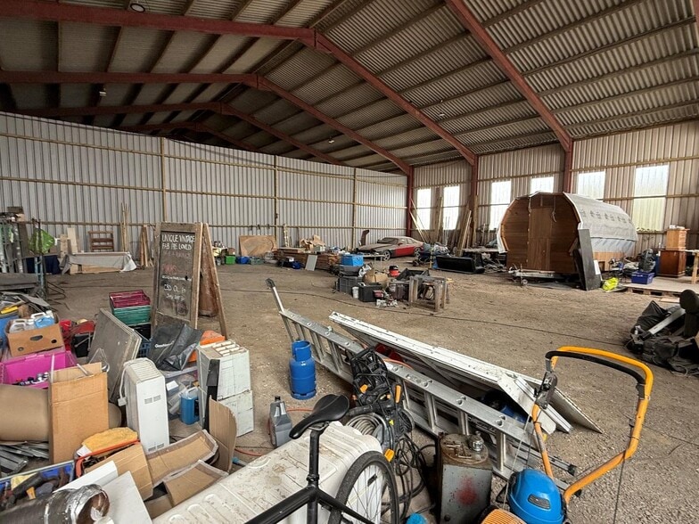 Horsebridge Cmn, Steyning for lease - Interior Photo - Image 2 of 7