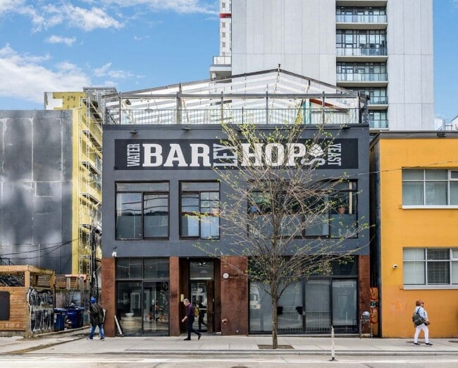 Plus de détails pour 137 Peter St, Toronto, ON - Commerce de détail à louer