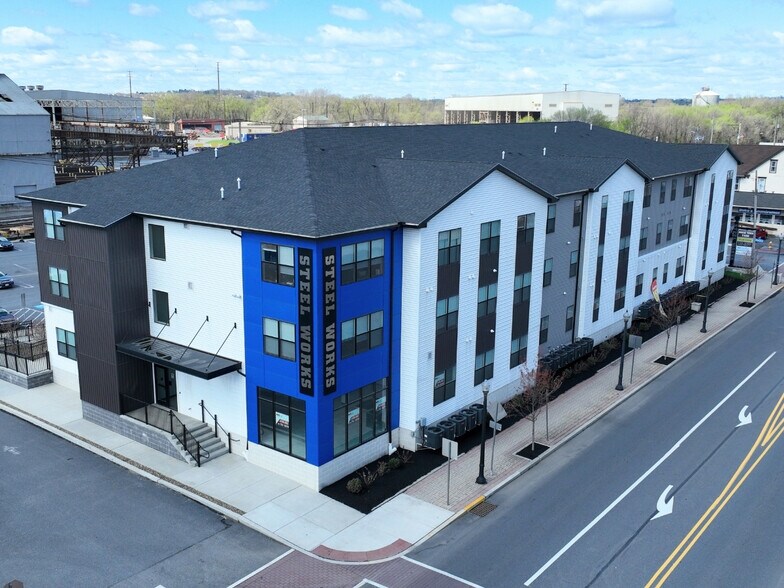 230 Front St, Steelton, PA à vendre - Photo du bâtiment - Image 1 de 23