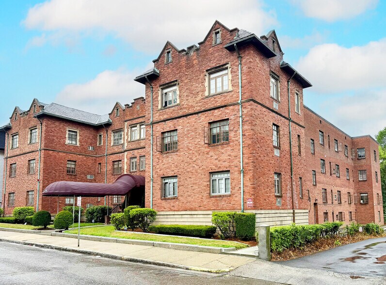 21 Fruit St, Worcester, MA à vendre - Photo du bâtiment - Image 3 de 18