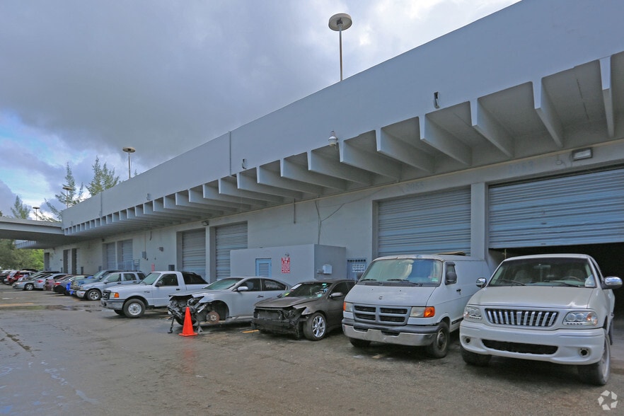 2071 NW 141st St, Opa-locka, FL for lease - Building Photo - Image 2 of 10