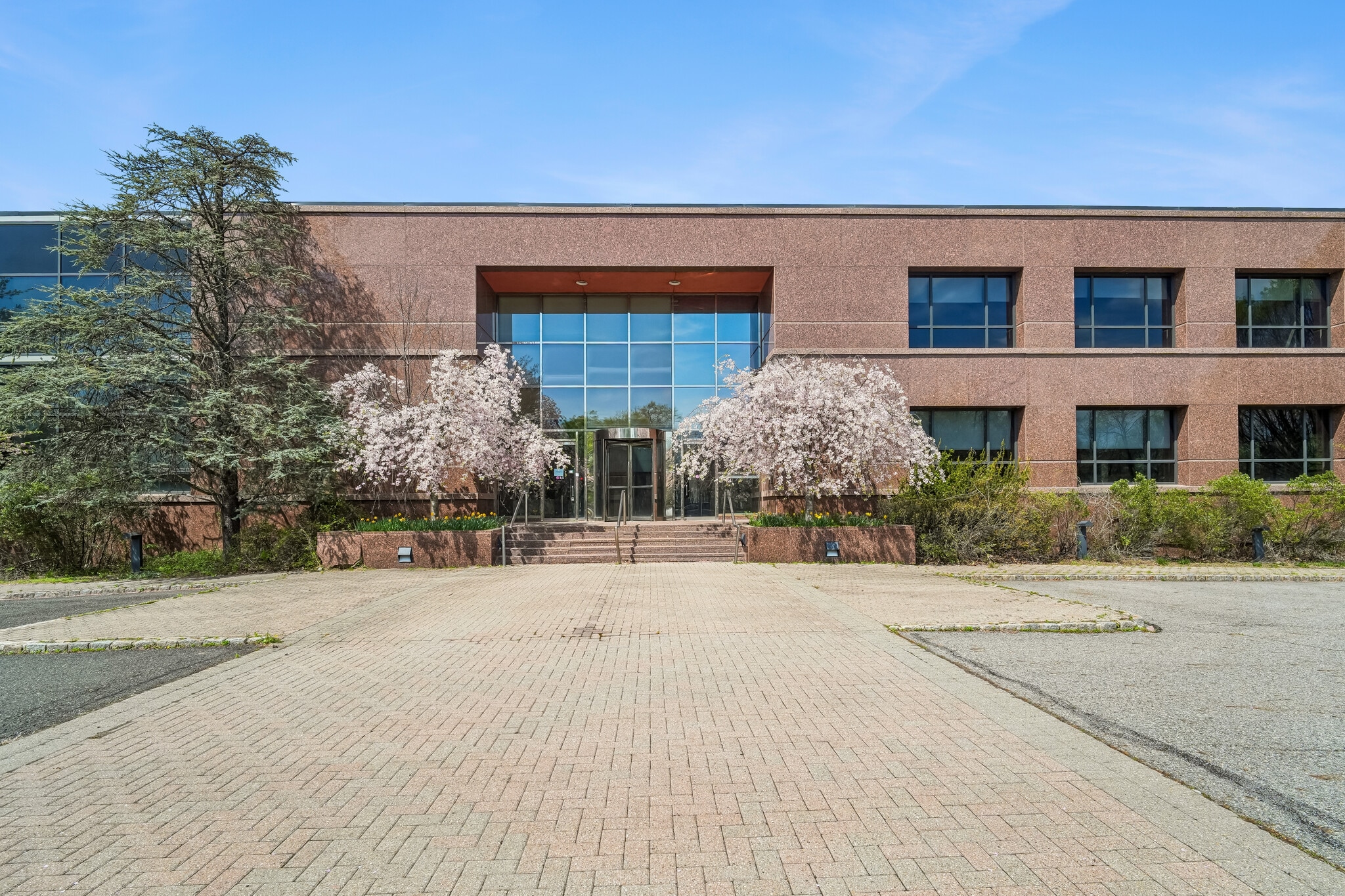 1000 Sylvan Ave, Englewood Cliffs, NJ for sale Building Photo- Image 1 of 55