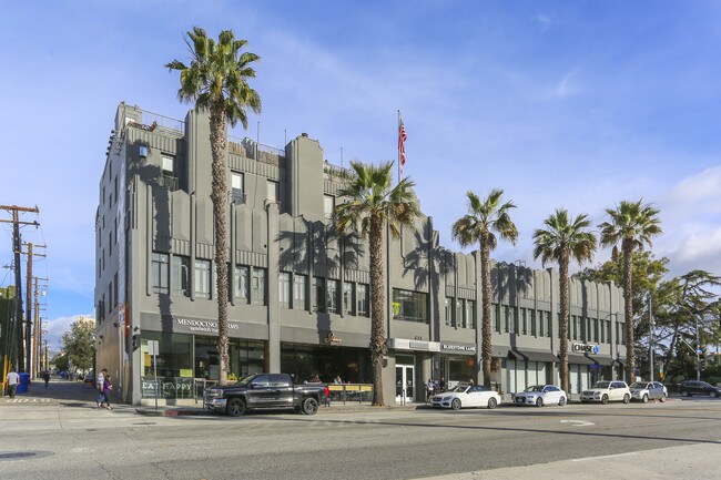 Plus de détails pour 631 Wilshire Blvd, Santa Monica, CA - Bureau, Commerce de détail à louer