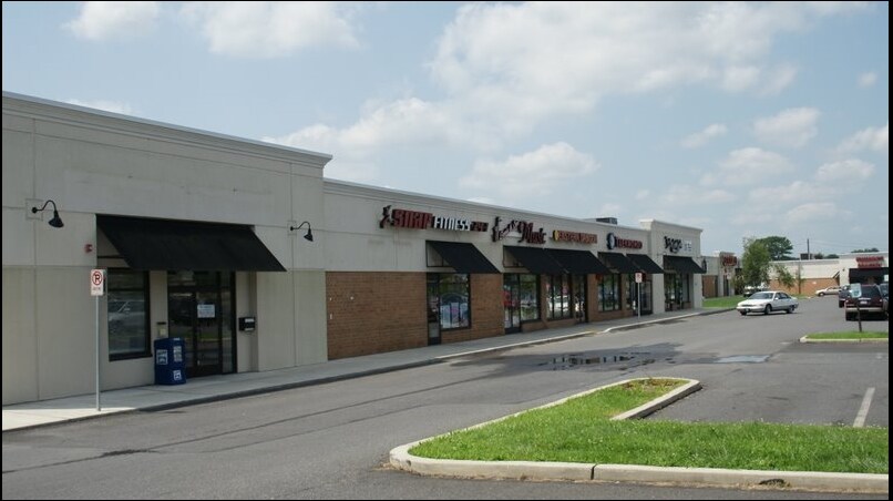 238-240 S West End Blvd, Quakertown, PA à louer - Photo principale - Image 1 de 11