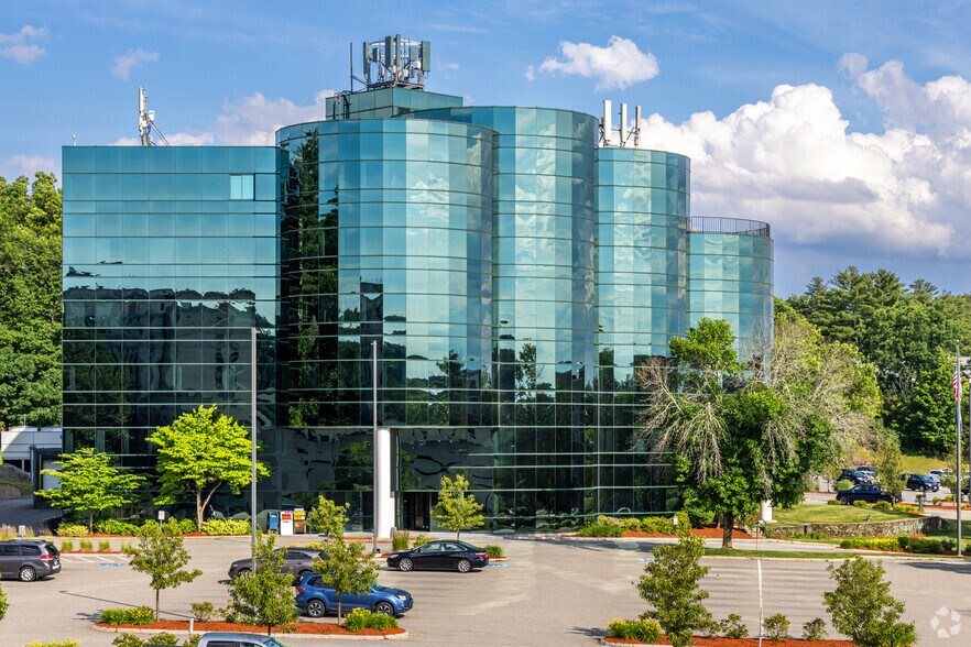 20 Trafalgar Sq, Nashua, NH à louer - Photo du bâtiment - Image 3 de 12