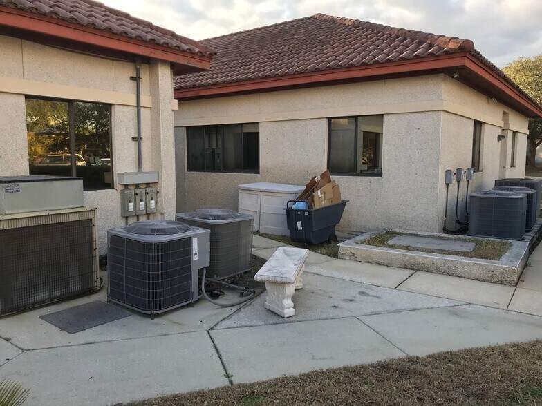 212-216 Southpark Cir, Saint Augustine, FL à louer - Photo du bâtiment - Image 2 de 4