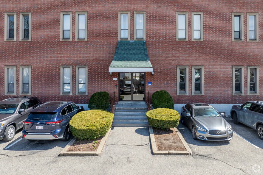 140 Wood Rd, Braintree, MA à vendre - Photo du bâtiment - Image 3 de 39