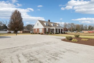 502 Hazelwood Dr, Smyrna, TN à louer Photo intérieure- Image 1 de 56