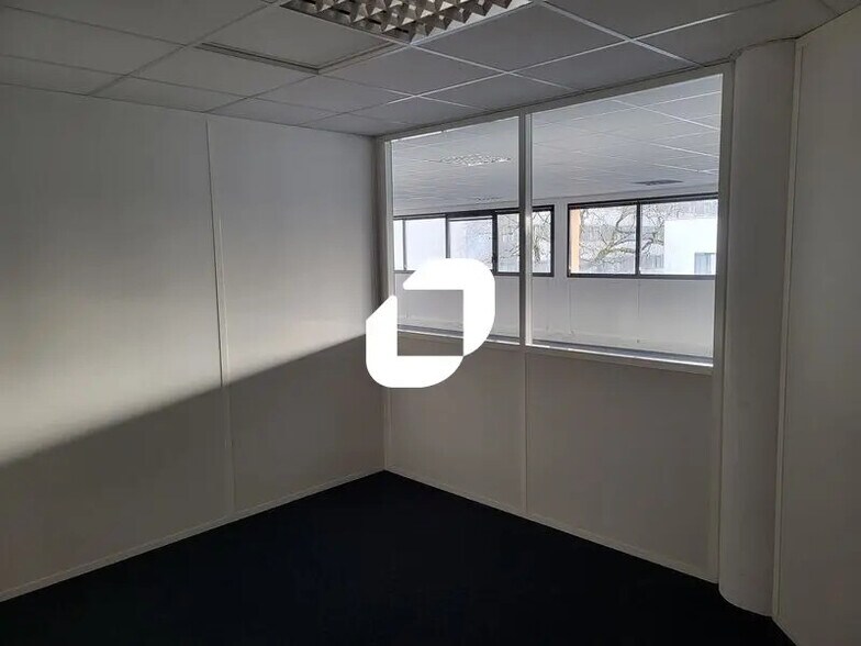 Office in Mérignac for lease - Interior Photo - Image 2 of 8