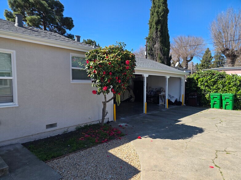 1315 135th Ave, San Leandro, CA à vendre - Photo du bâtiment - Image 2 de 13