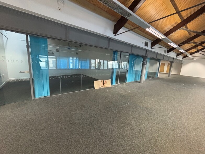 Wolverton Park Rd, Milton Keynes for lease - Building Photo - Image 3 of 20