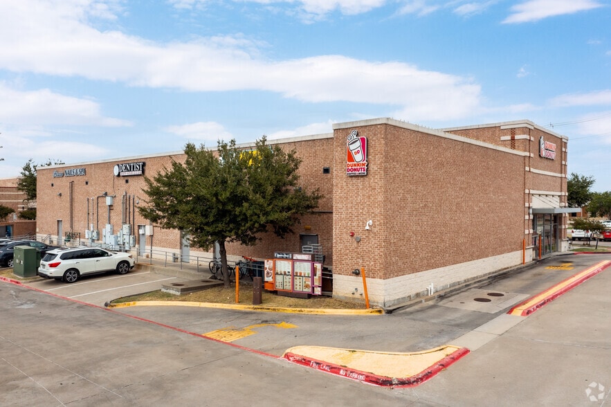 2875 Main St, Frisco, TX à louer - Photo du bâtiment - Image 3 de 4