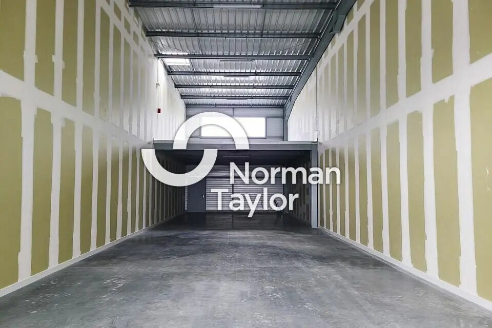 Flex in Bayonne for lease Interior Photo- Image 1 of 5