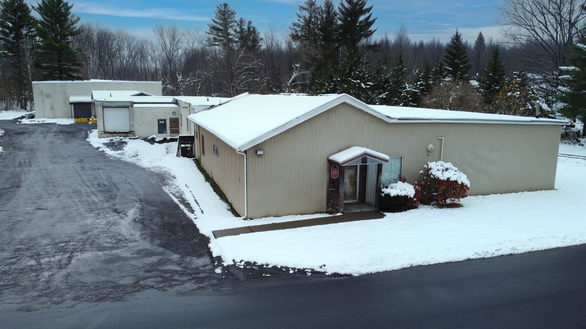 69 Chestnut St, Phoenix, NY for lease Building Photo- Image 1 of 7