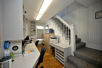 422 Summit Ave, Oconomowoc, WI for lease Interior Photo- Image 2 of 6