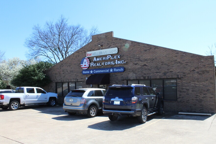 8713 White Settlement Rd, Fort Worth, TX for sale - Building Photo - Image 2 of 2