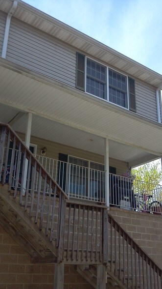 2109 Main St, Chester, MD à vendre - Photo du bâtiment - Image 2 de 12