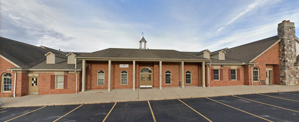 45445 Mound Rd, Shelby Township, MI à louer - Photo du bâtiment - Image 1 de 5