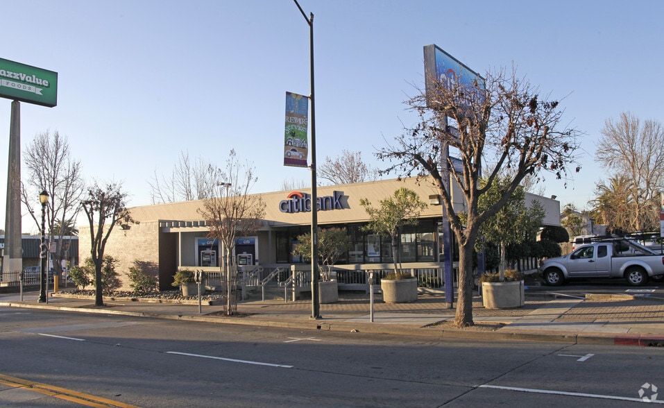 4017 Macarthur Blvd, Oakland, CA for sale - Primary Photo - Image 1 of 7
