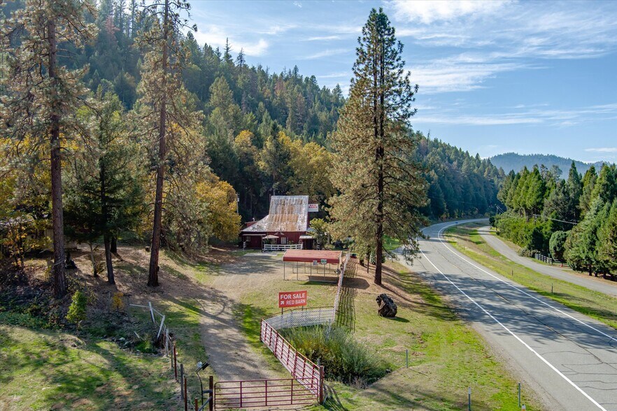 58988 State Highway 299, Douglas City, CA à vendre - Photo du bâtiment - Image 2 de 54