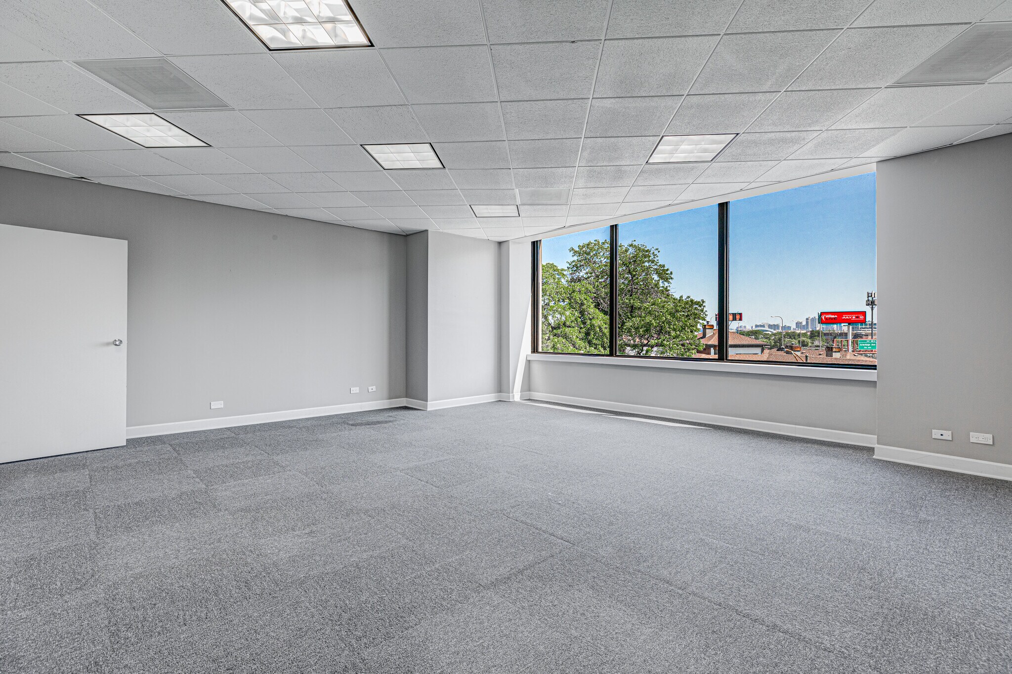 1000 N Milwaukee Ave, Chicago, IL for lease Interior Photo- Image 1 of 7