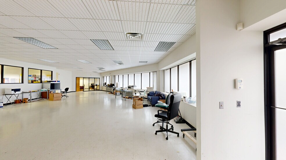 111 Roberts St, East Hartford, CT à louer - Numérisation 3D de Matterport - Image 1 de 10