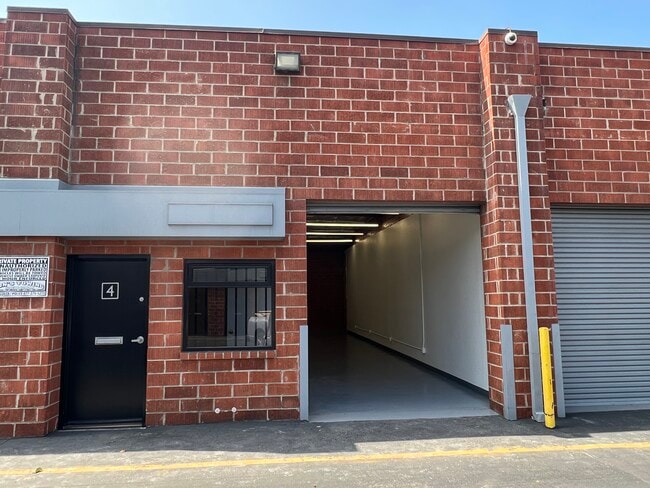 Plus de détails pour 7411 Laurel Canyon Blvd, North Hollywood, CA - Industriel à louer