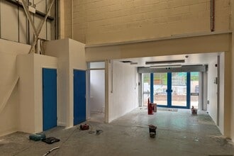 Newtown Rd, Hove for lease Interior Photo- Image 1 of 3