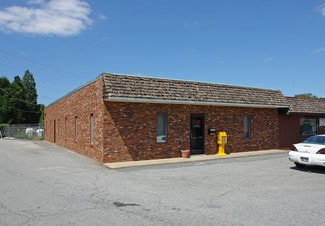 More details for 808-810 W Main St, Jamestown, NC - Retail for Sale