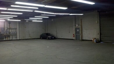 91-24 144th Pl, Jamaica, NY for lease Interior Photo- Image 2 of 3