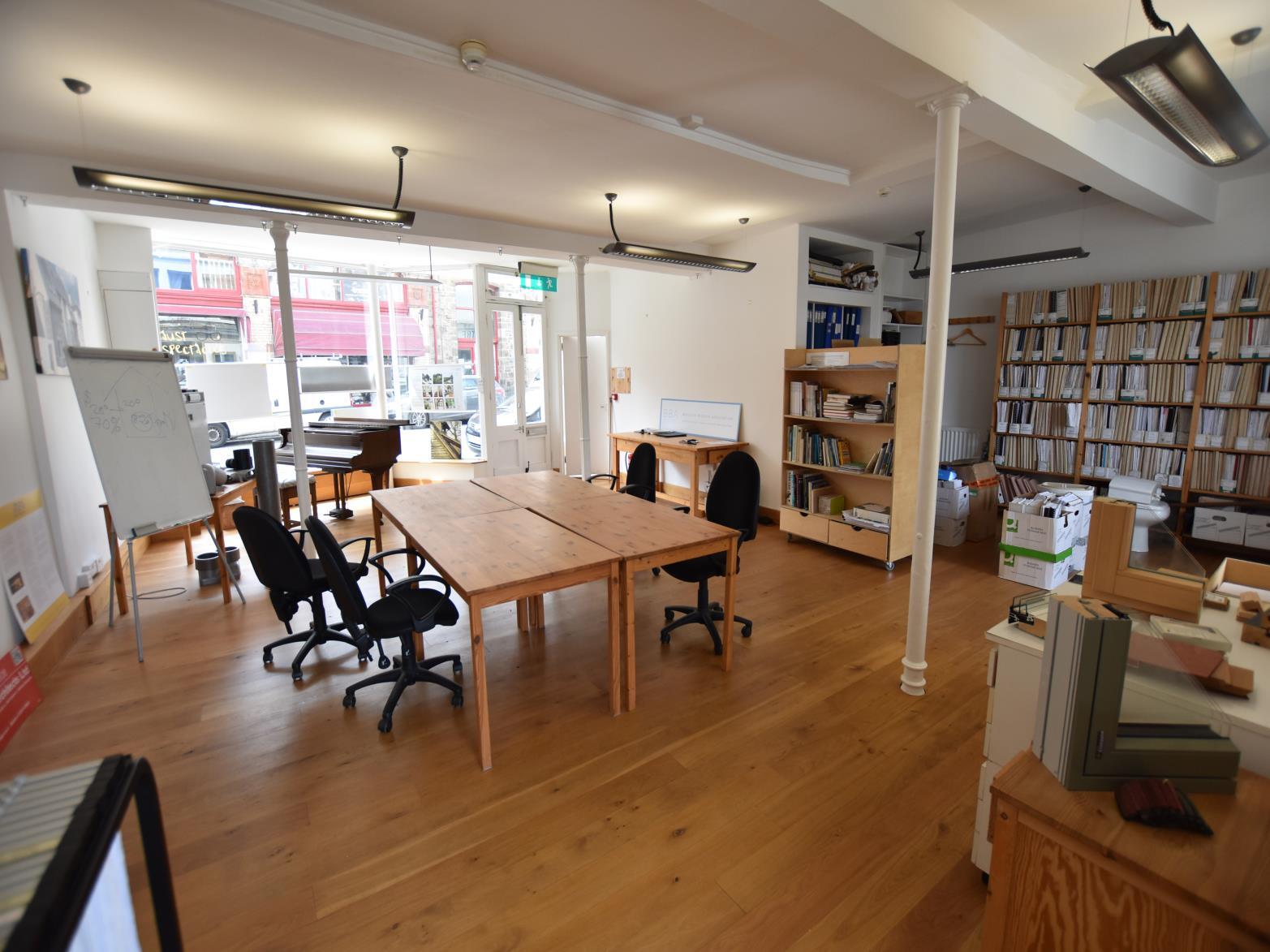 18 Market Pl, Bideford for lease Interior Photo- Image 1 of 5