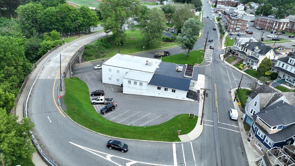 333 Morris St, Phillipsburg, NJ à vendre - Photo du bâtiment - Image 3 de 61