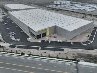 Plus de détails pour 1 Via De La Amistad Rd, San Diego, CA - Industriel à louer