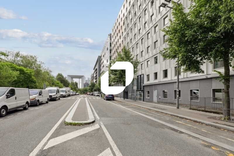 24 Boulevard De Pesaro, Nanterre à louer - Photo du bâtiment - Image 3 de 25