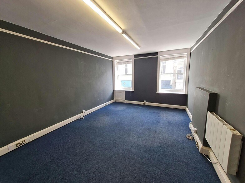 53-53A George St, Richmond à louer - Photo du bâtiment - Image 2 de 3