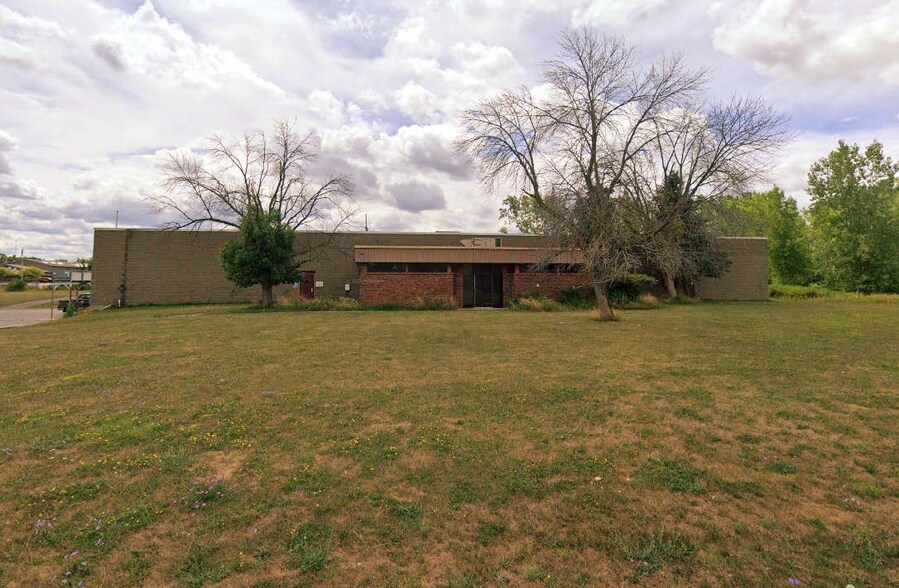 6 Treadeasy Ave, Batavia, NY à louer - Photo du bâtiment - Image 2 de 5