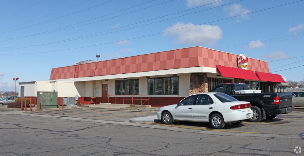 4765 Montgomery Rd, Cincinnati, OH à louer - Photo principale - Image 1 de 2