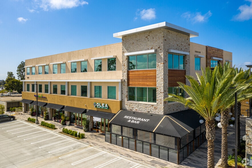 2043 Westcliff Dr, Newport Beach, CA à louer - Photo du bâtiment - Image 2 de 11