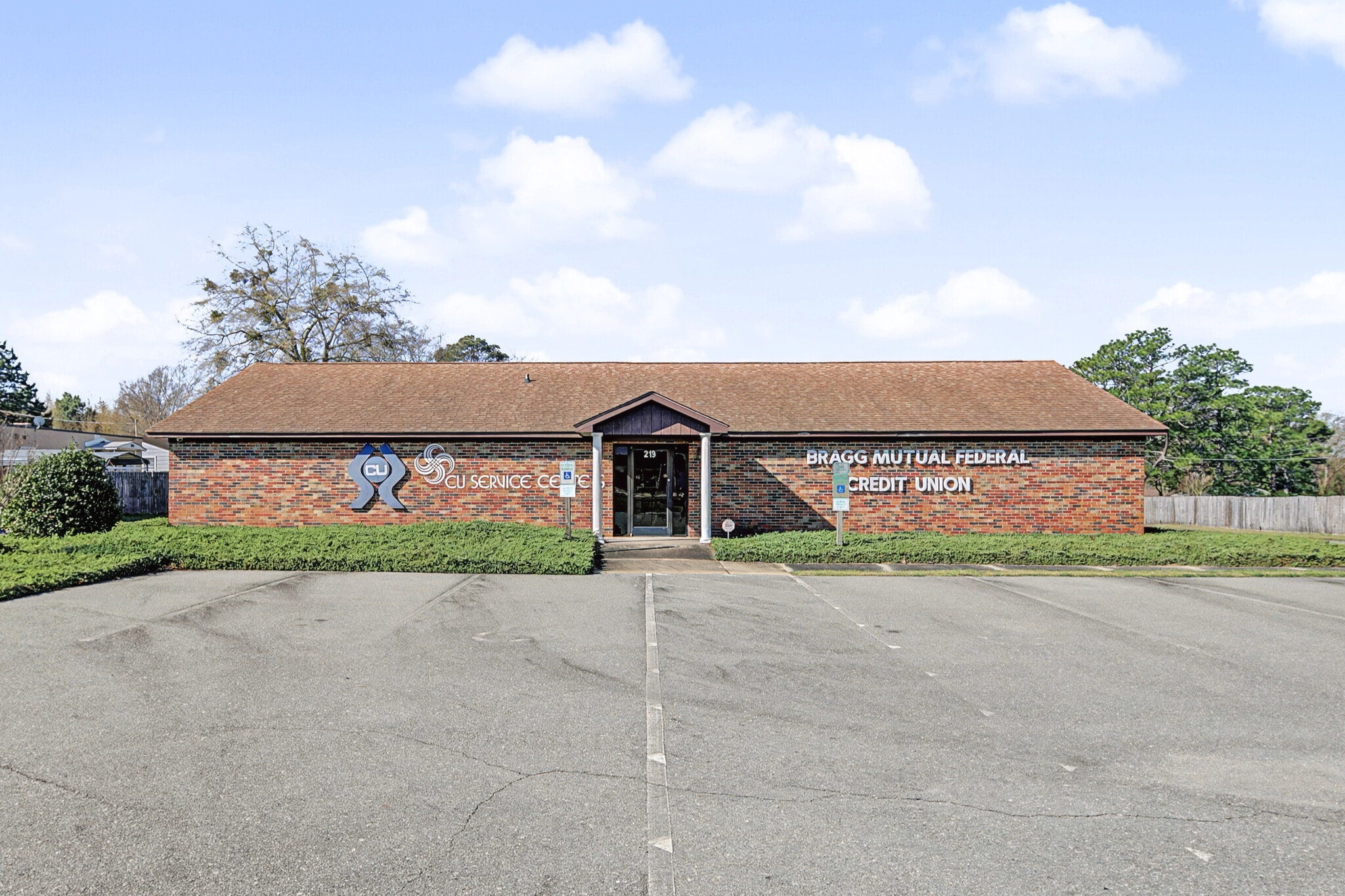 219 N Main St, Spring Lake, NC for sale Primary Photo- Image 1 of 57