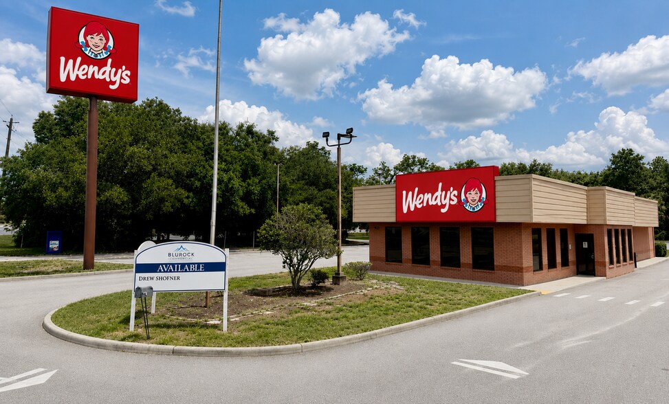 921 E State Road 44, Wildwood, FL à louer - Photo du bâtiment - Image 1 de 4