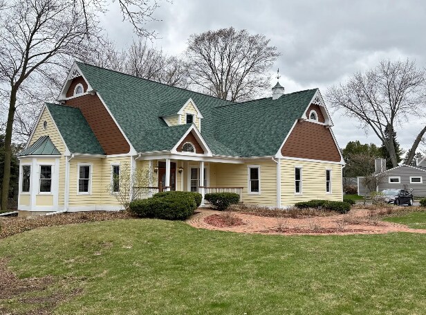 W62N225 Washington Ave, Cedarburg, WI à louer Photo principale- Image 1 de 14